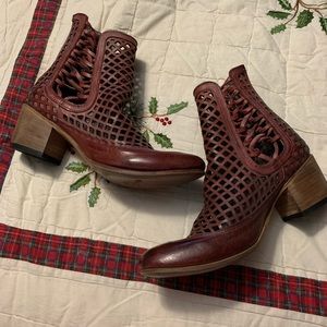 Freebies by Steven Women’s Lazoe ankle boot worn once, size 9